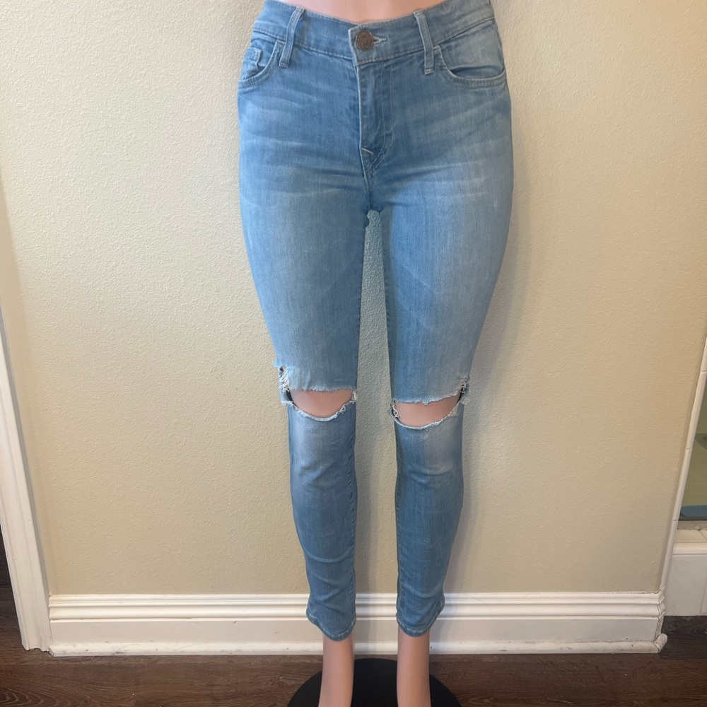 True Religion Light Blue Ripped Knee Skinny Jeans. Size 28. Great Stretch.